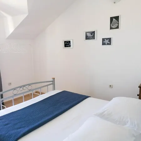 Apartments Natalia Supetar Exterior photo