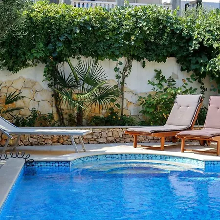 Apartments Natalia Supetar Exterior photo